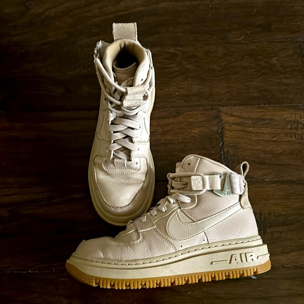 Women’s size - Nike Air Force 1 - beige